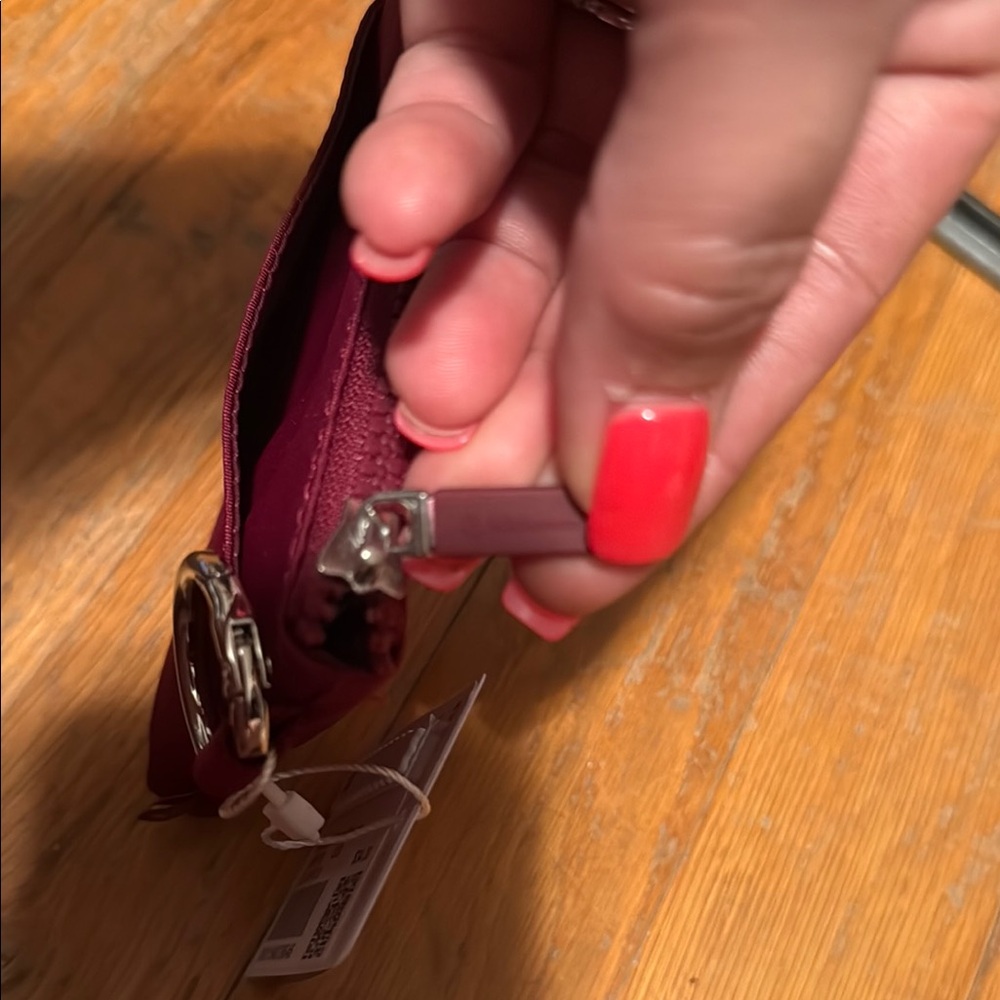Lululemon NWT Card pouch - Picture 3 of 4